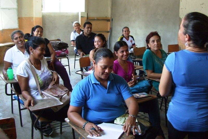 Training days for parents and teachers in Colombia